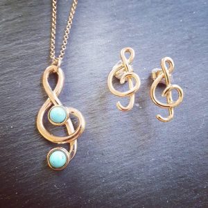 Gold treble clef set with turquoise 2016