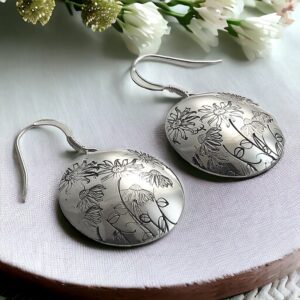 Silver country garden circle earrings
