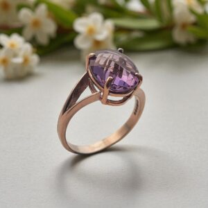 9ct gold ring with large checkerboard amethyst
